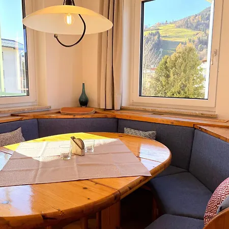 דירה Haus Kitzsteinhorn By Interhome